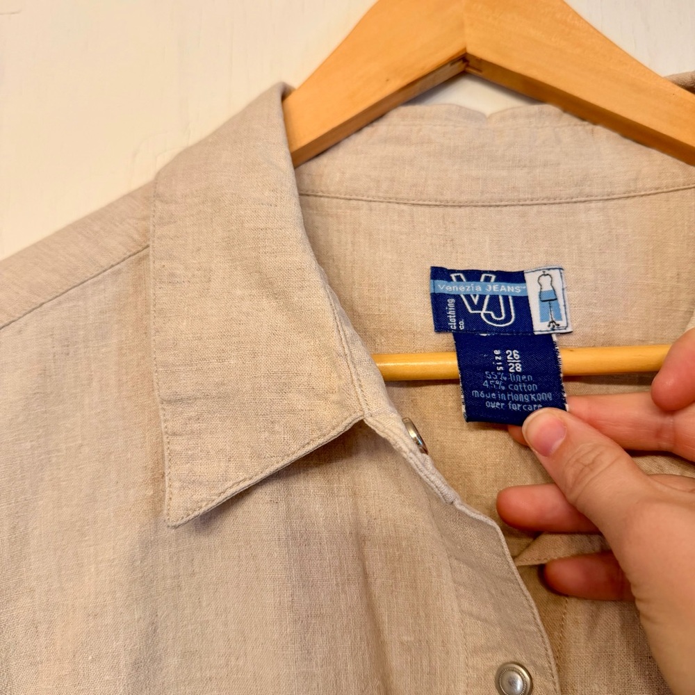 Linen Button-Up Shirt - Picture 4 of 8